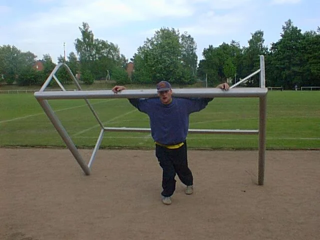 Pfingsten 1999 auf dem Sportplatz