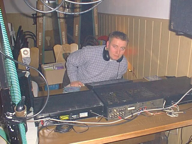 DJ bei der Weihnachtsfeier 1998